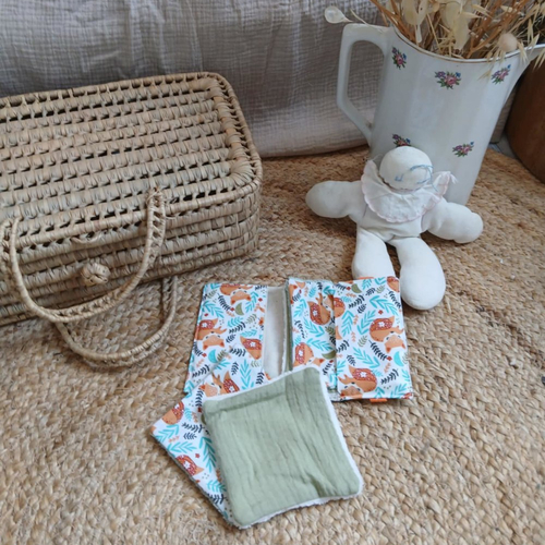 Pochette nomade avec 4 lingettes