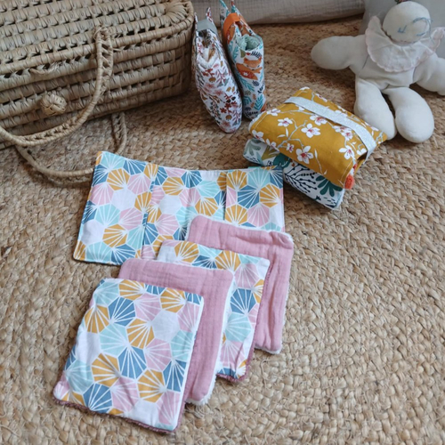Pochette nomade avec 4 lingettes