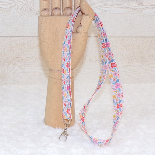Tour de cou / porte-badge en coton rose à fleurs pastel