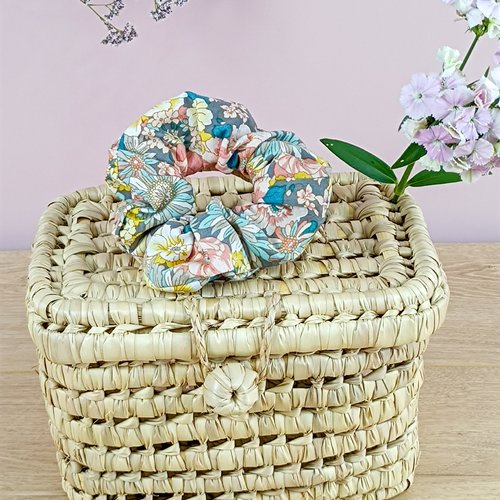Chouchou cheveux gris fleuri