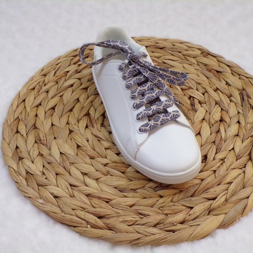 Lacets de chaussures gris foncé