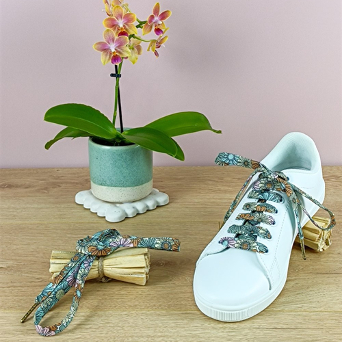 Lacets de chaussures fleuris verts