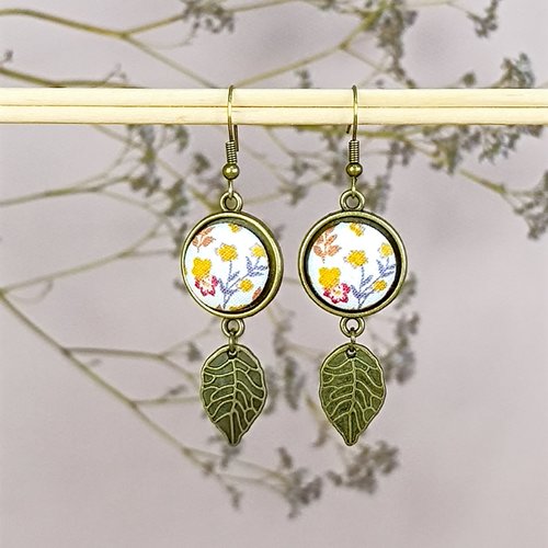 Boucles d'oreilles "feuille" en tissu 60mm