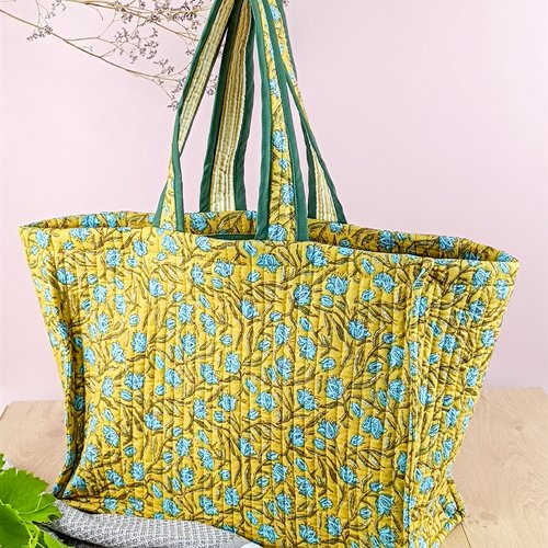 Grand sac cabas en tissu matelassé