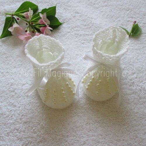Chaussons bébé blanc perles tricot couleur blanc taille 3 mois