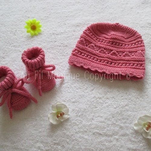 Bonnet et chaussons bébé 3 mois tricot couleur rose azalée