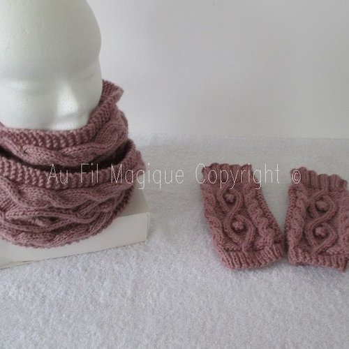 Tour de cou et mitaines femmes taille unique tricot couleur vieux rose