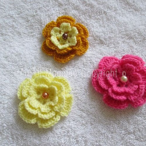 Fleurs au crochet pour bijou-broche ou à coudre couleur jaune, rose, moutarde