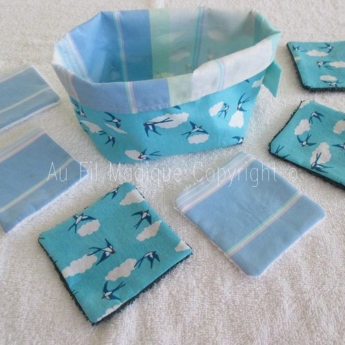 Panier et 6 lingettes "hirondelles" tissu coton et eponge couleur bleu