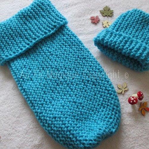 Cocon de naissance et son bonnet taille 3 mois tricot couleur bleu turquoise