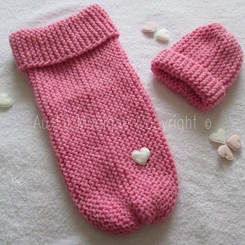 Cocon de naissance et son bonnet taille naissance tricot couleur rose hortensia
