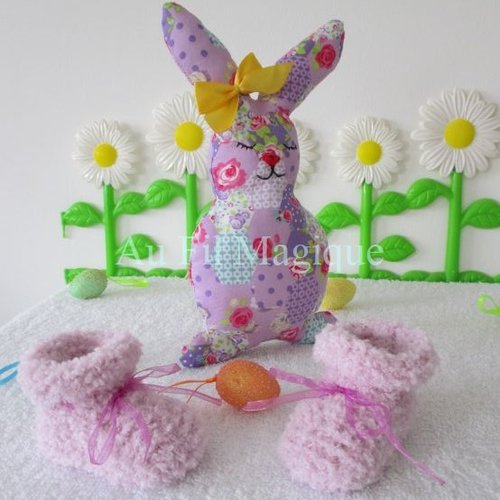 Coffret de pâques – lapin doudou et chaussons fait-main parme naissance