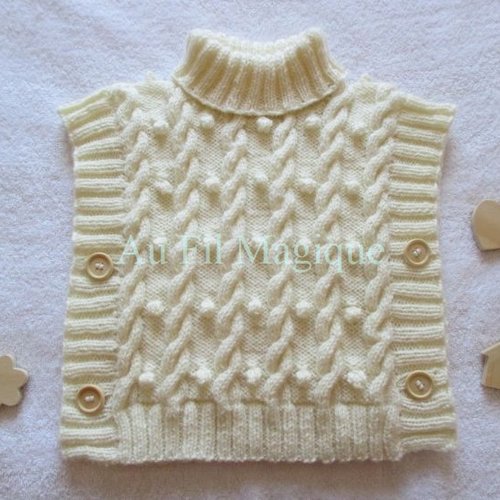 Poncho tricot laine couleur ecru taille 2/3 ans