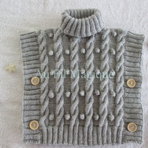 Poncho tricot laine couleur gris clair taille 2 ans