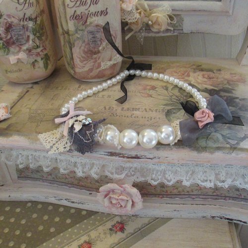 Collier n°4 perles et strass, rose satin shabby chic - création "au grenier cosy "