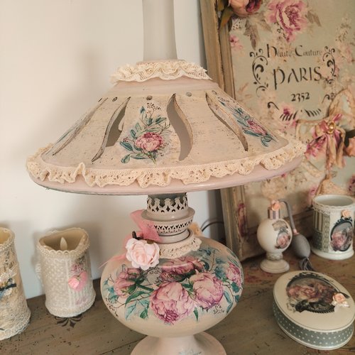 Lampe d'antan " bouquet de pivoines " - création - au grenier cosy -