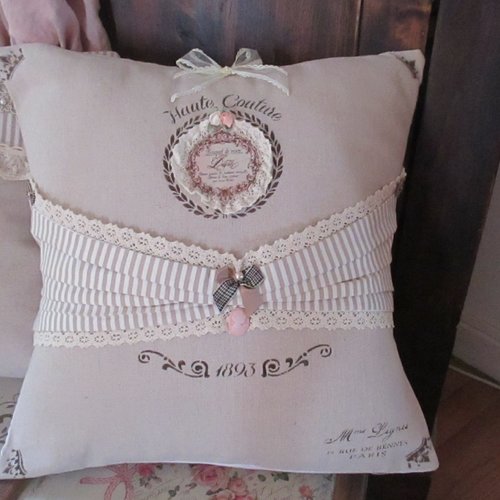 Housse de coussin " haute couture " création - au grenier cosy -