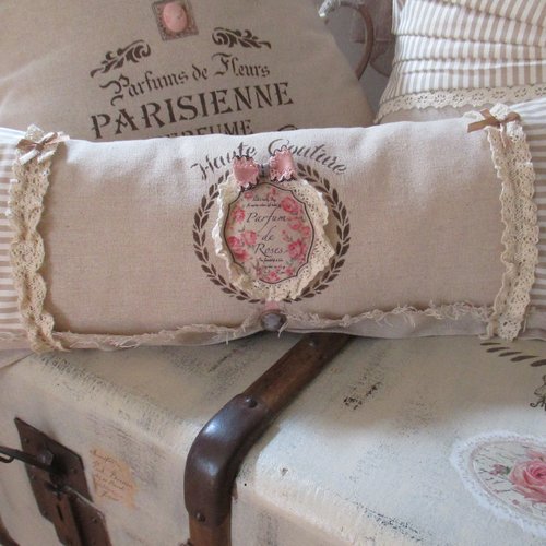 Coussin   " parfum de fleurs, parisienne " 3 - création - au grenier cosy - 