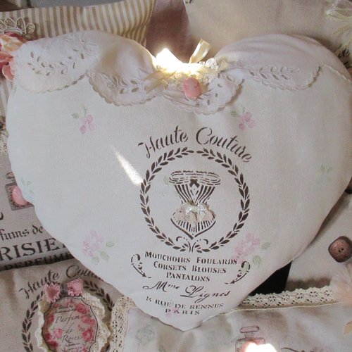 Coussin coeur " haute couture " création - au grenier cosy -