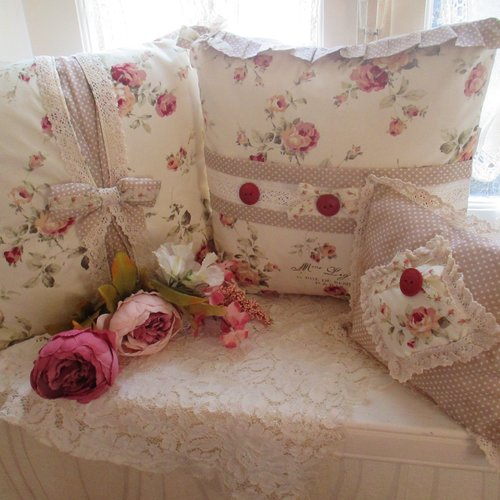 Coussin housse " roses d'antan n°2 " création - au grenier cosy -