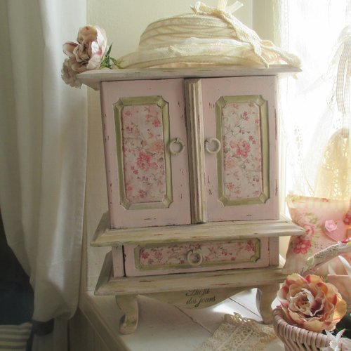 Armoirette bijoux... ou couture " campagne chic au fil des jours " création - au grenier cosy-