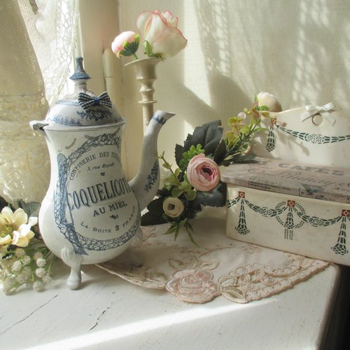 Chocolatière ancienne  " en bleu coquelicot " création - au grenier cosy -