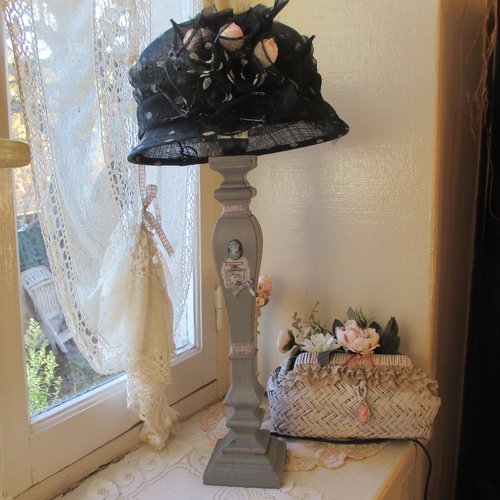 Lampe d'antan " en mode chanel " création - au grenier cosy -