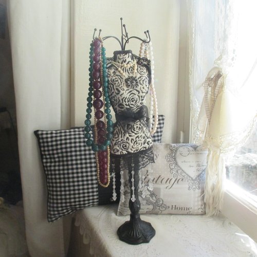 Mannequin porte bijoux " les années folles " création - au grenier cosy -