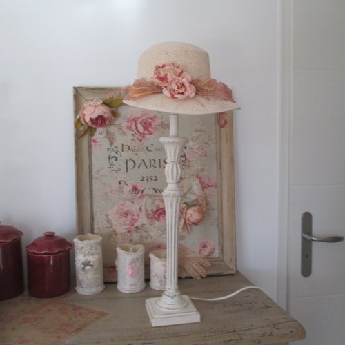 Lampe d'antan " miss lady " création - au grenier cosy -