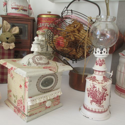 Moulin ancien " cuisine d'antan fleurs " création - au grenier cosy -