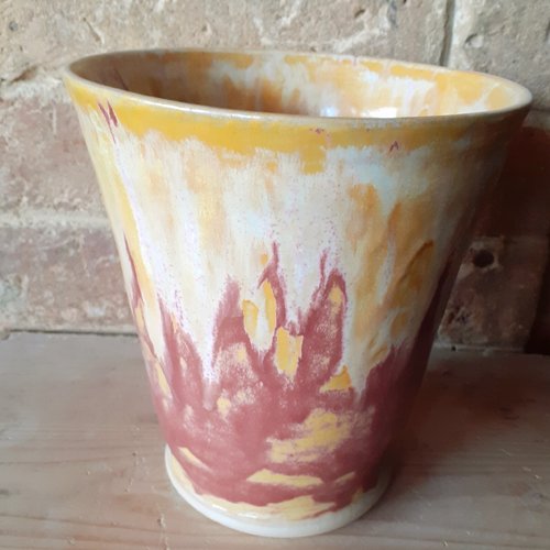 Vase en grès jaune carmin coulure "flammes"