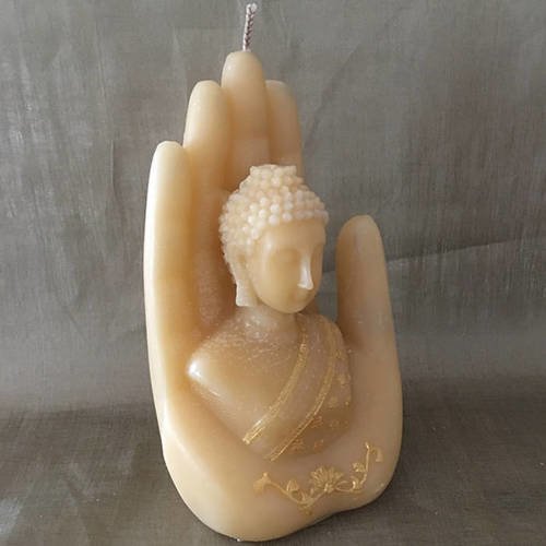 Bougie bouddha dans main 18 cm sculpture  artisanale décorative cire naturelle de soja