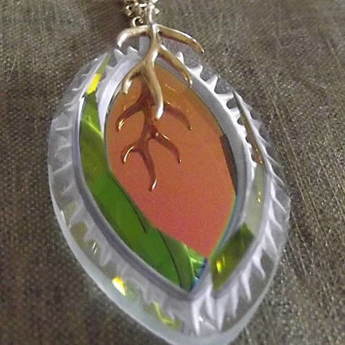 Collier pendentif vintage cristal de swarovski marquise réf : 6236 plaqué or