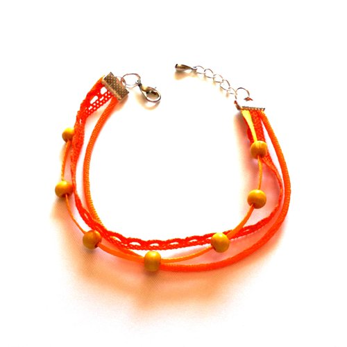 Bracelet perles de bois et galons assortis orange e, jaune et  dentelle ,  bracelet femme.
