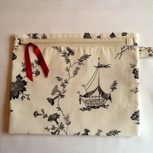 Pochette de rangement pour sac ou à la maison, trousse zippée, à motifs japonisants, coloris blanc cassé et noir, fait-mains.