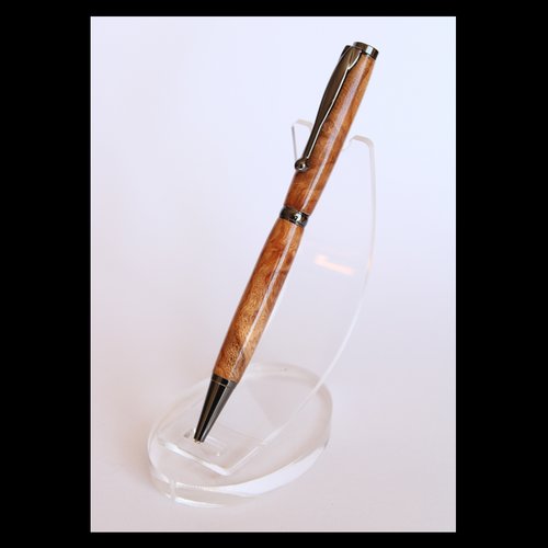 Stylo réalisé en loupe d'orme