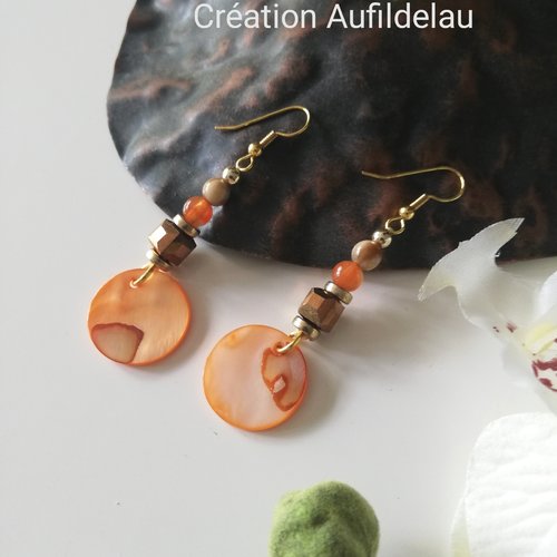 Boucles d'oreilles en nacre et perles