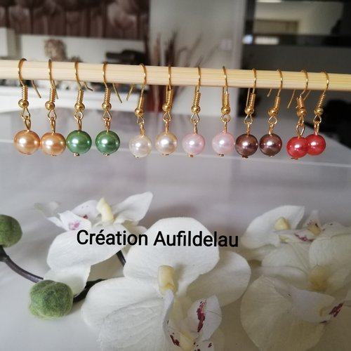 Boucles d'oreilles dorées et perles nacrées . 6 couleurs au choix