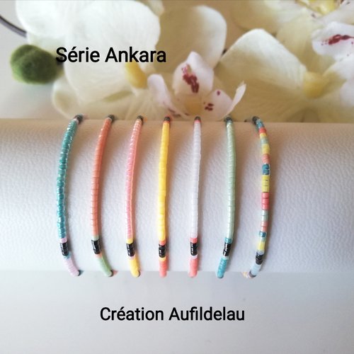Série ankara. bracelet fin en perles miyuki pastels et 7 couleurs au choix fermoir coulissant