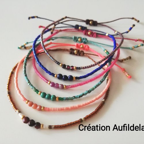 Série gemmes et pierres veritables. bracelet fin en perles dorées miyuki. 6 couleurs au choix fermoir coulissant