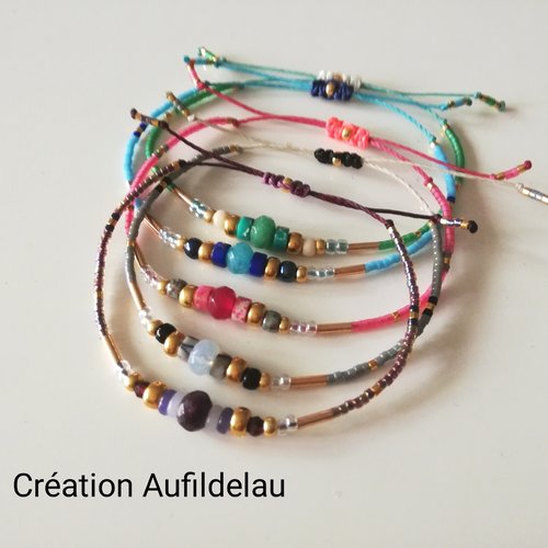 Série gemmes et pierres veritables. bracelet fin en perles dorées miyuki. 5 couleurs au choix fermoir coulissant
