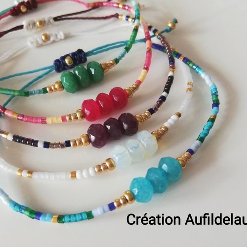 Série gemmes et pierres veritables. bracelet  en perles dorées miyuki. 5 couleurs au choix fermoir coulissant