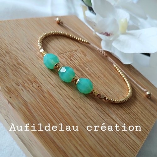 Bracelet vert jade et doré en perles de cristal
