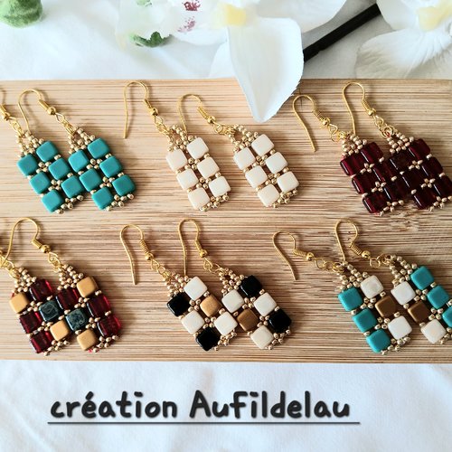 Série de 6 paires de boucles d'oreilles en tile bead et rocailles dorées