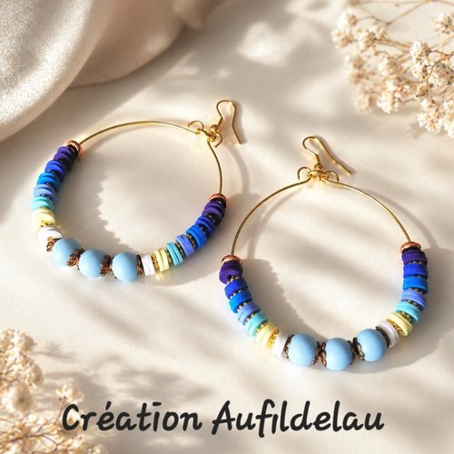 Boucles d'oreilles pendantes, créoles en perles heishi  .