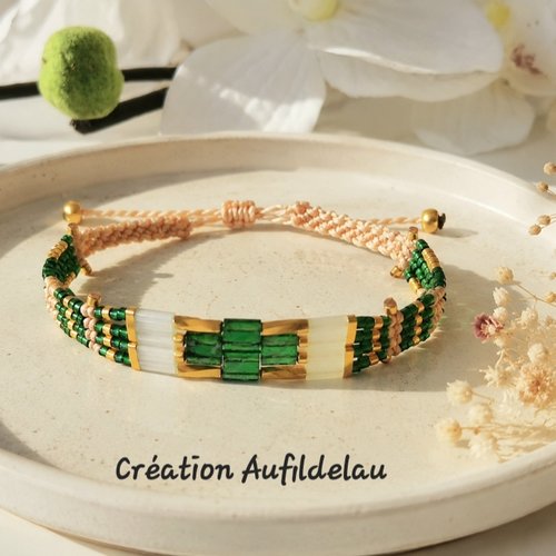 Bracelet en perles miyuki tila, delica et bugles plaqué or.