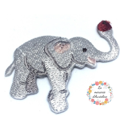 Patch "eléphant avec sa balle"