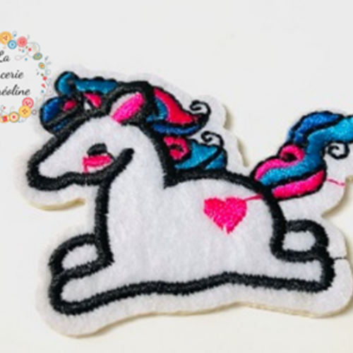 Patch "petite licorne"