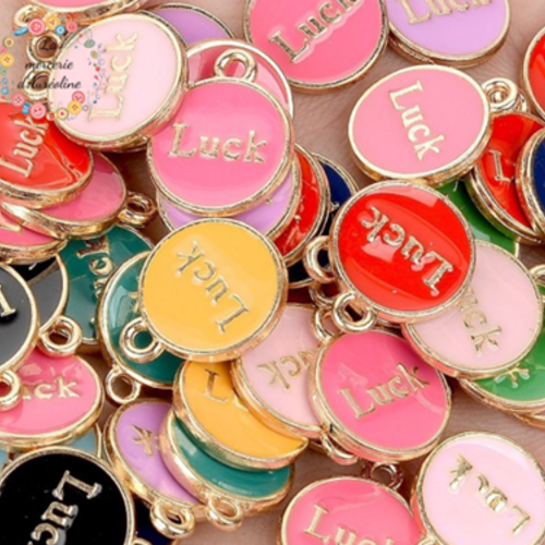 Breloque "luck"  ronde et laiton - 12mm