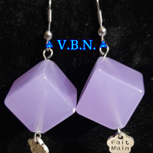 Boucle d'oreille cube acrylique violet